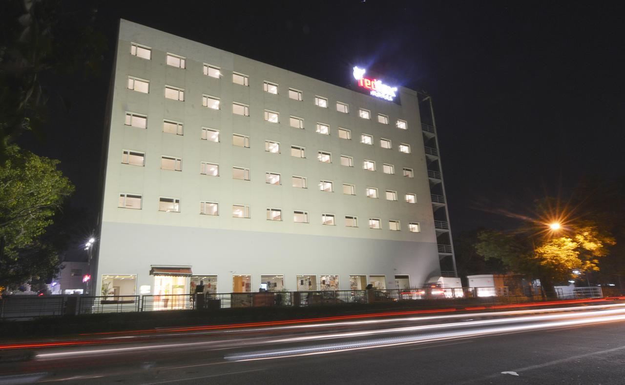 Red Fox Hotel, Chandīgarh Exterior foto